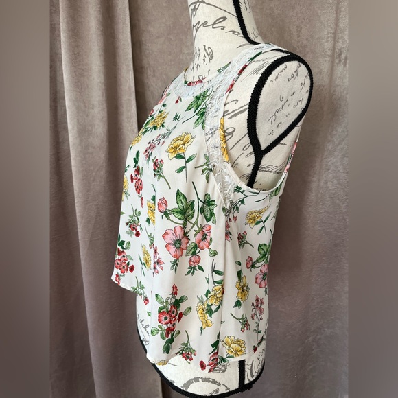 Paper Crane Floral Open Back Top, lace sheer sleeveless, size small EUC - Picture 2 of 9